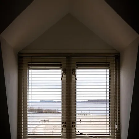 Restaurant & Monopole فندق 3*