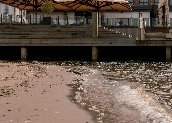 Restaurant & Monopole Hotel 3*