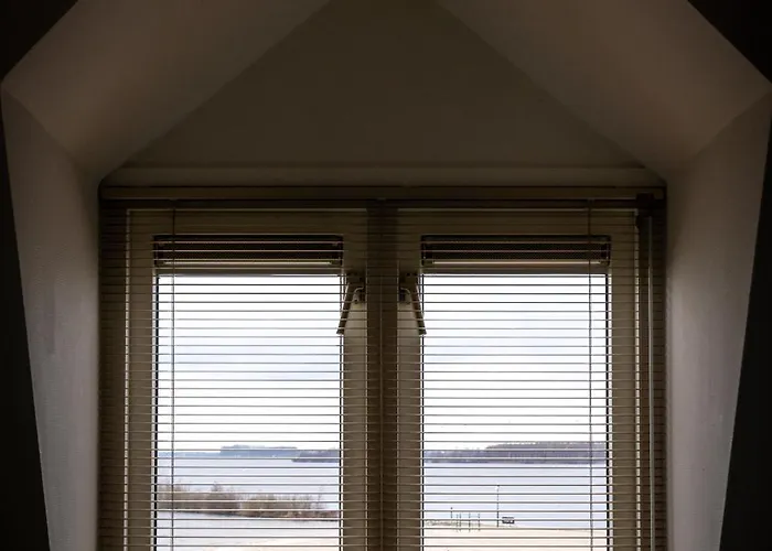 Restaurant & Monopole Hotel 3*